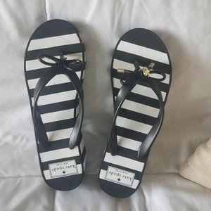 Kate Spade black & white  flip flop sandals size 8